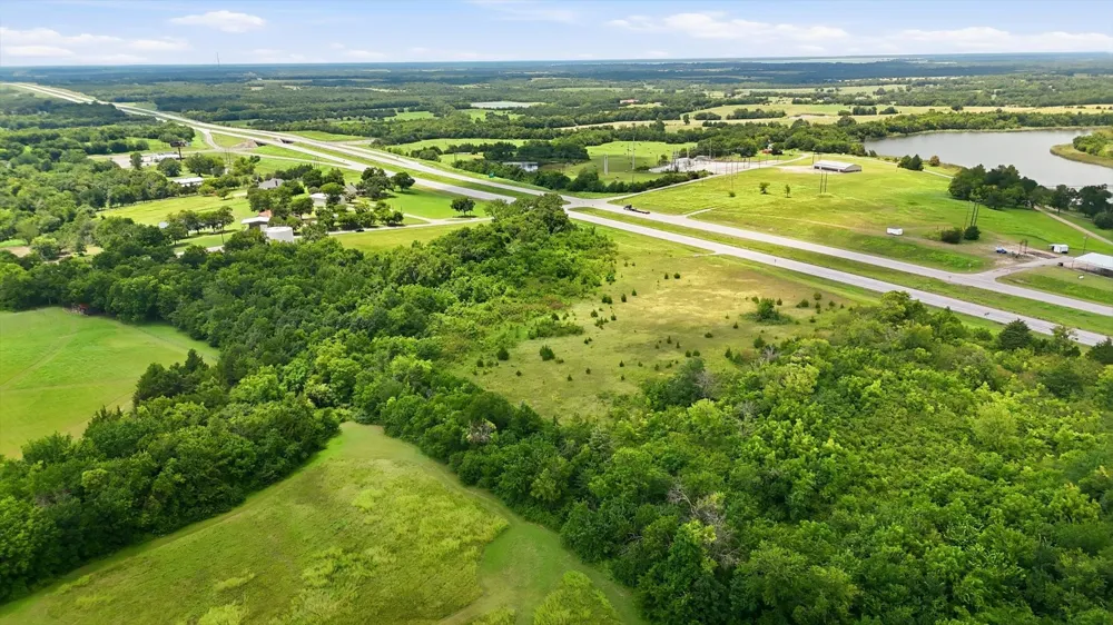 16930 E Us-82 Honey Grove, TX 75446