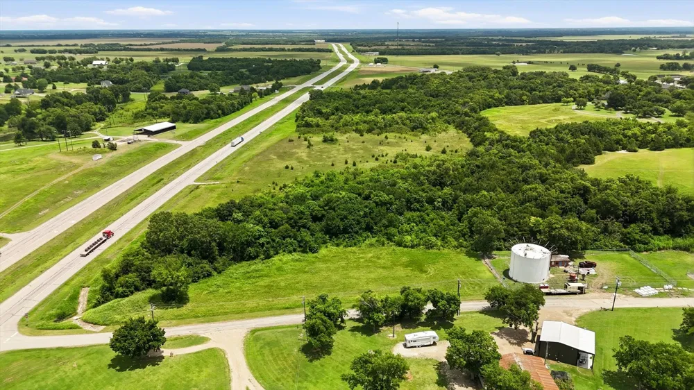 16930 E Us-82 Honey Grove, TX 75446