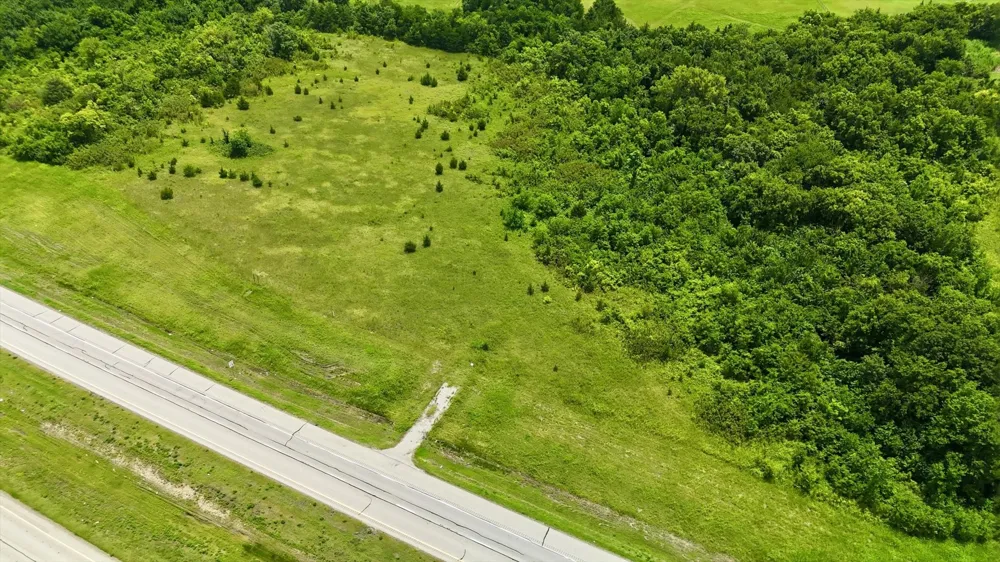 16930 E Us-82 Honey Grove, TX 75446