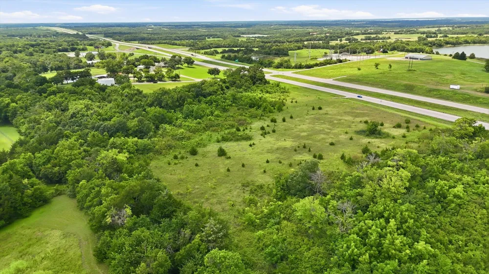 16930 E Us-82 Honey Grove, TX 75446
