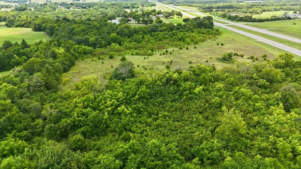 16930 E Us-82 Honey Grove, TX 75446