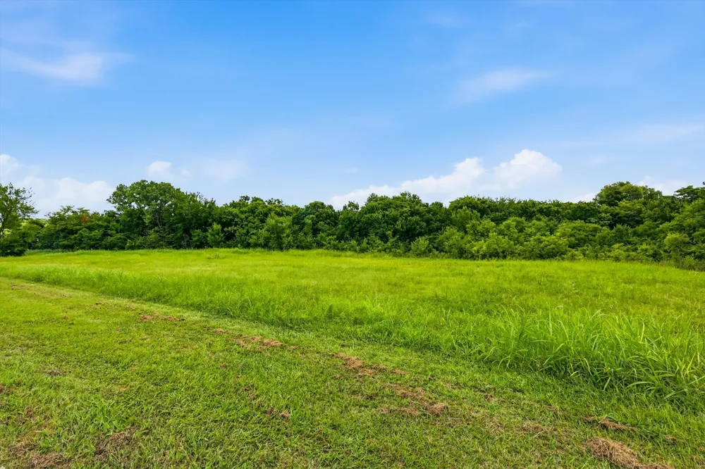 16930 E Us-82 Honey Grove, TX 75446