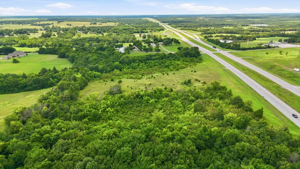 16930 E Us-82 Honey Grove, TX 75446