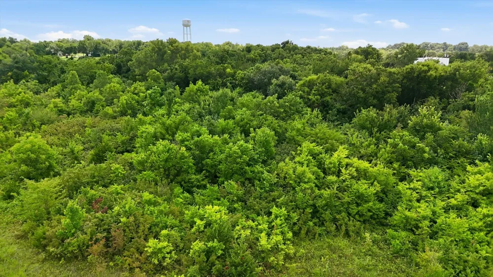 16930 E Us-82 Honey Grove, TX 75446