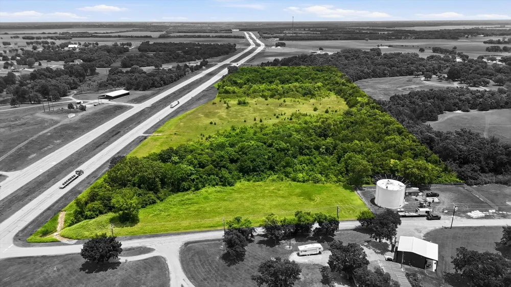 16930 E Us-82 Honey Grove, TX 75446