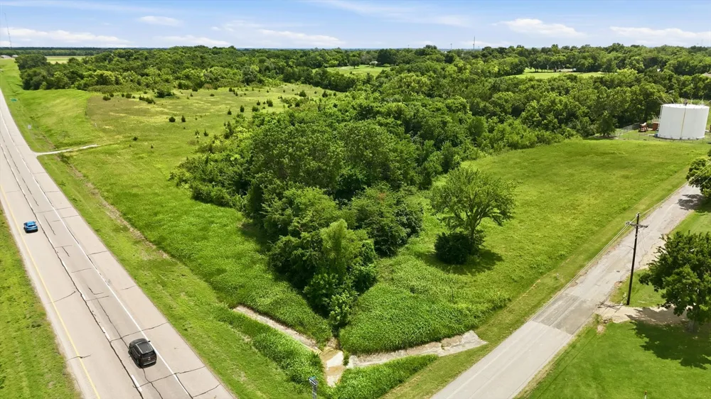 16930 E Us-82 Honey Grove, TX 75446