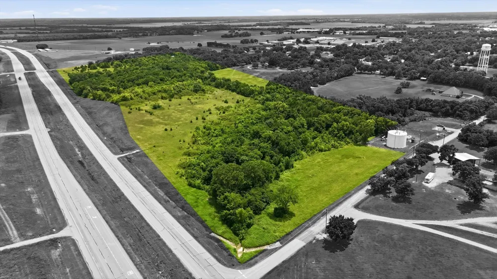 16930 E Us-82 Honey Grove, TX 75446