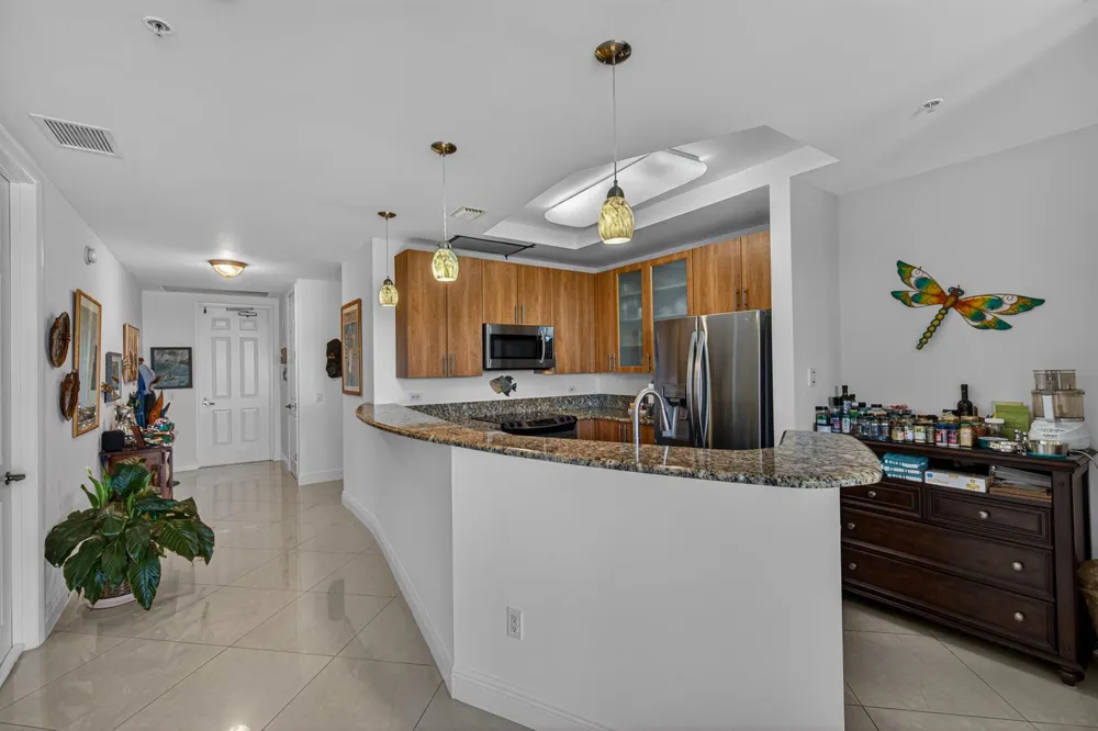 2631 NE 14th Avenue #406 Wilton Manors, FL 33334
