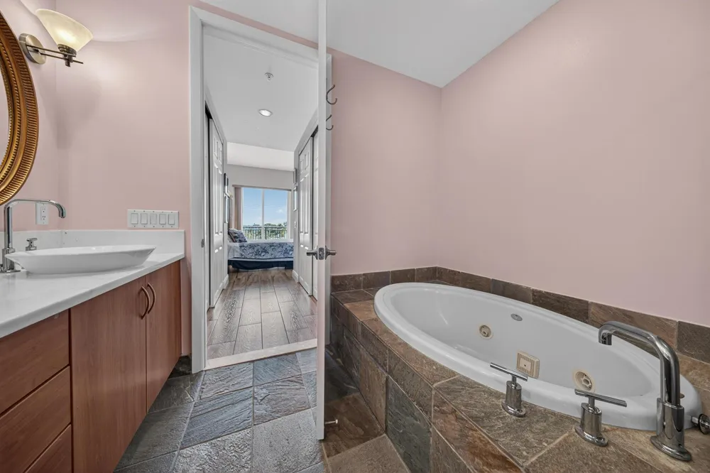 2631 NE 14th Avenue #406 Wilton Manors, FL 33334