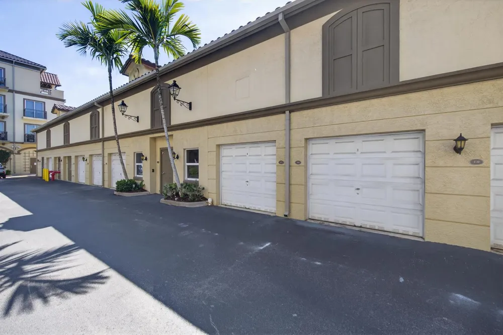 2631 NE 14th Avenue #406 Wilton Manors, FL 33334