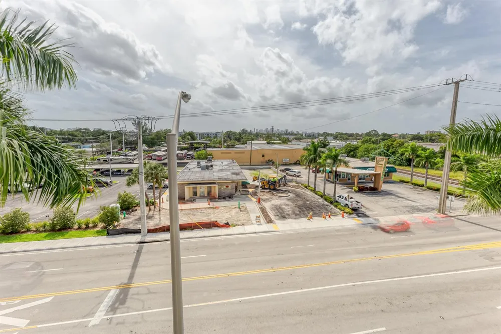 2631 NE 14th Avenue #406 Wilton Manors, FL 33334