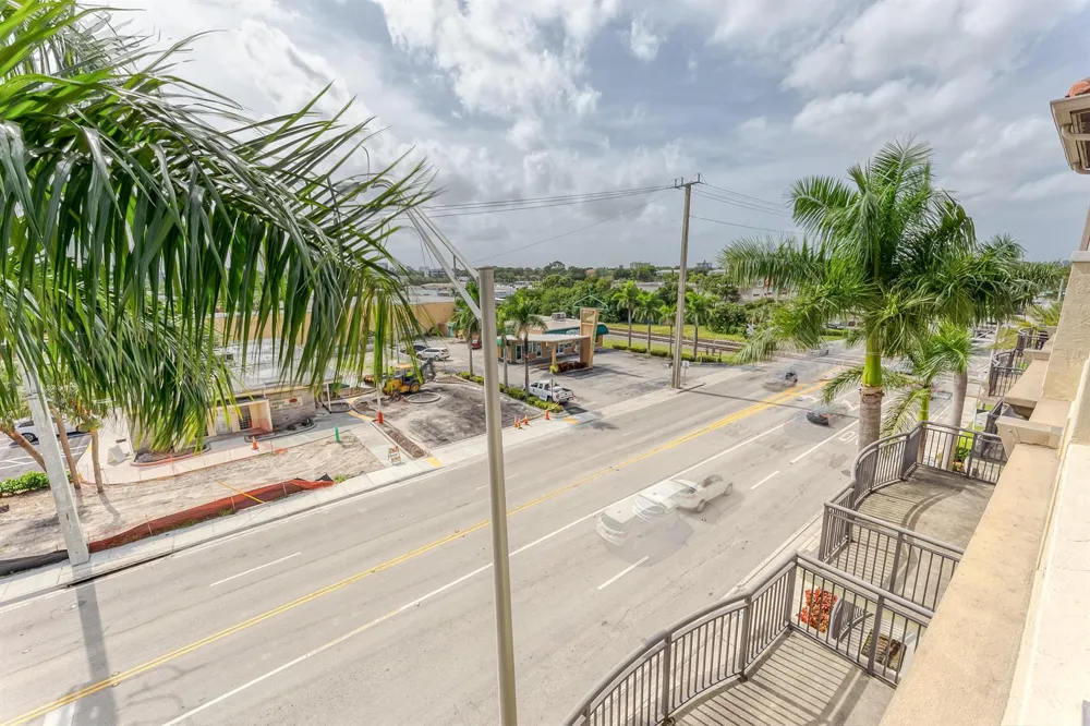 2631 NE 14th Avenue #406 Wilton Manors, FL 33334