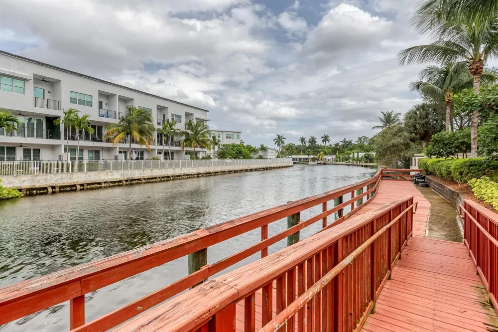2631 NE 14th Avenue #406 Wilton Manors, FL 33334