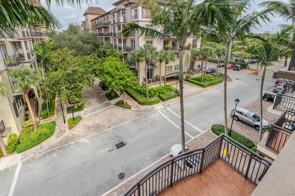 2631 NE 14th Avenue #406 Wilton Manors, FL 33334