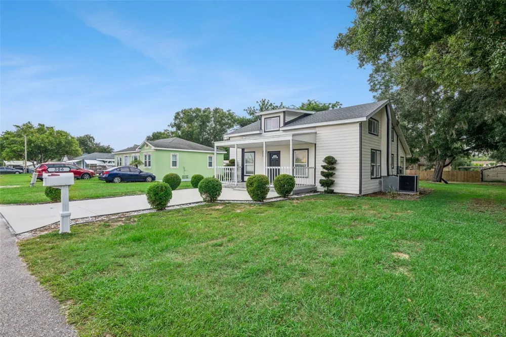 306 S DISSTON AVENUE Minneola, FL 34715