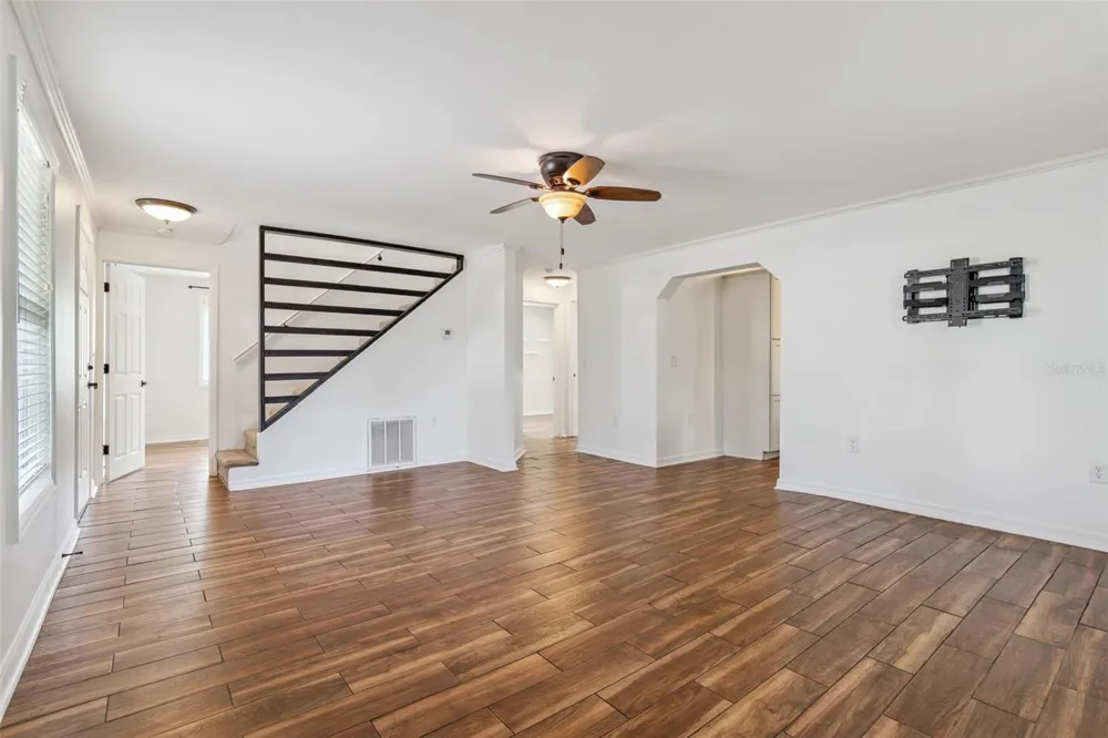 306 S DISSTON AVENUE Minneola, FL 34715