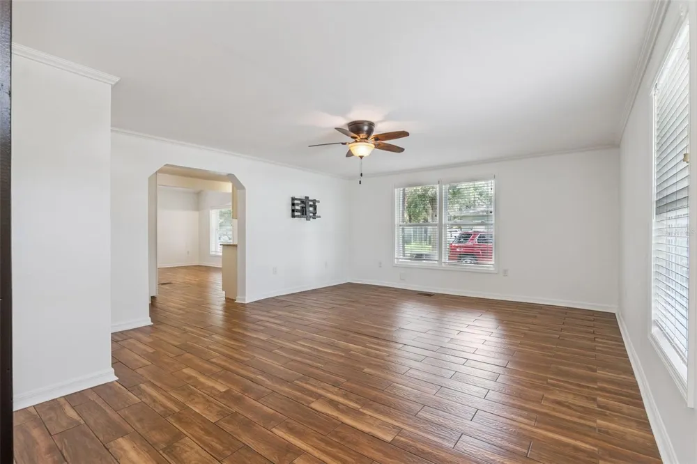 306 S DISSTON AVENUE Minneola, FL 34715