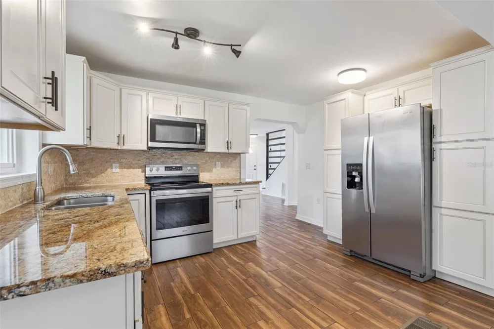 306 S DISSTON AVENUE Minneola, FL 34715