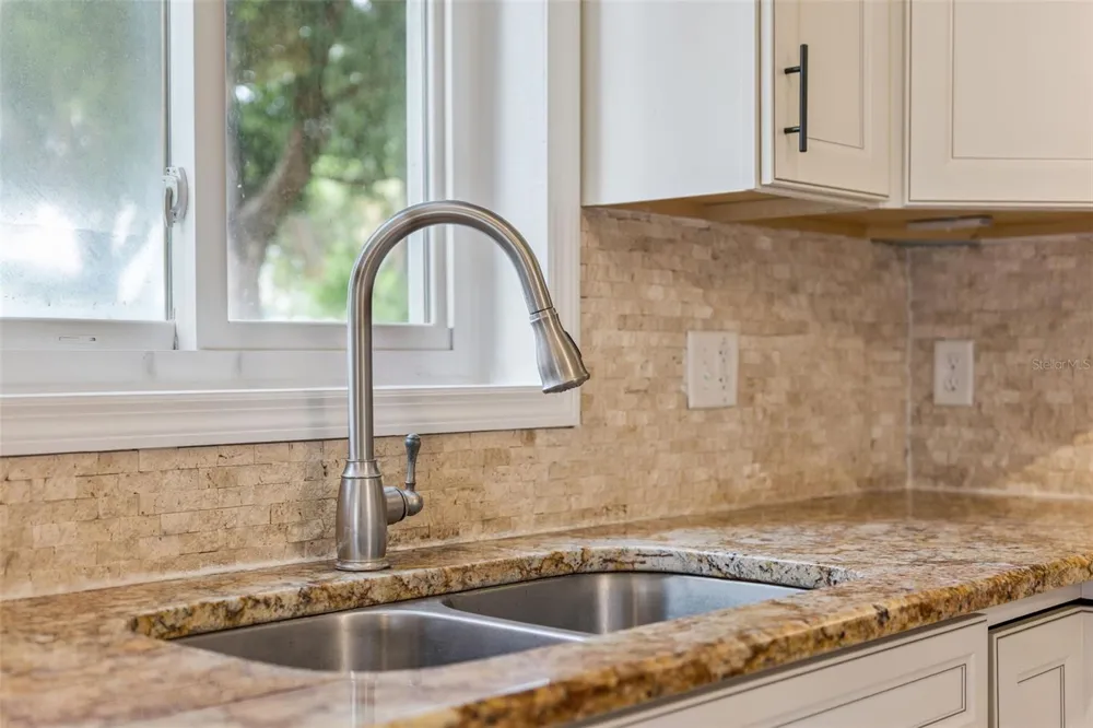 306 S DISSTON AVENUE Minneola, FL 34715