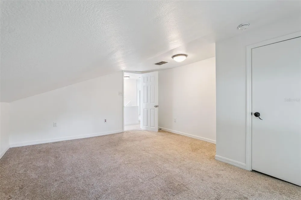 306 S DISSTON AVENUE Minneola, FL 34715