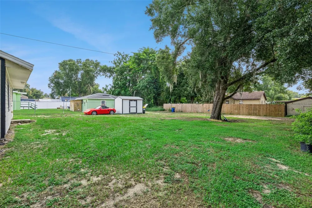 306 S DISSTON AVENUE Minneola, FL 34715