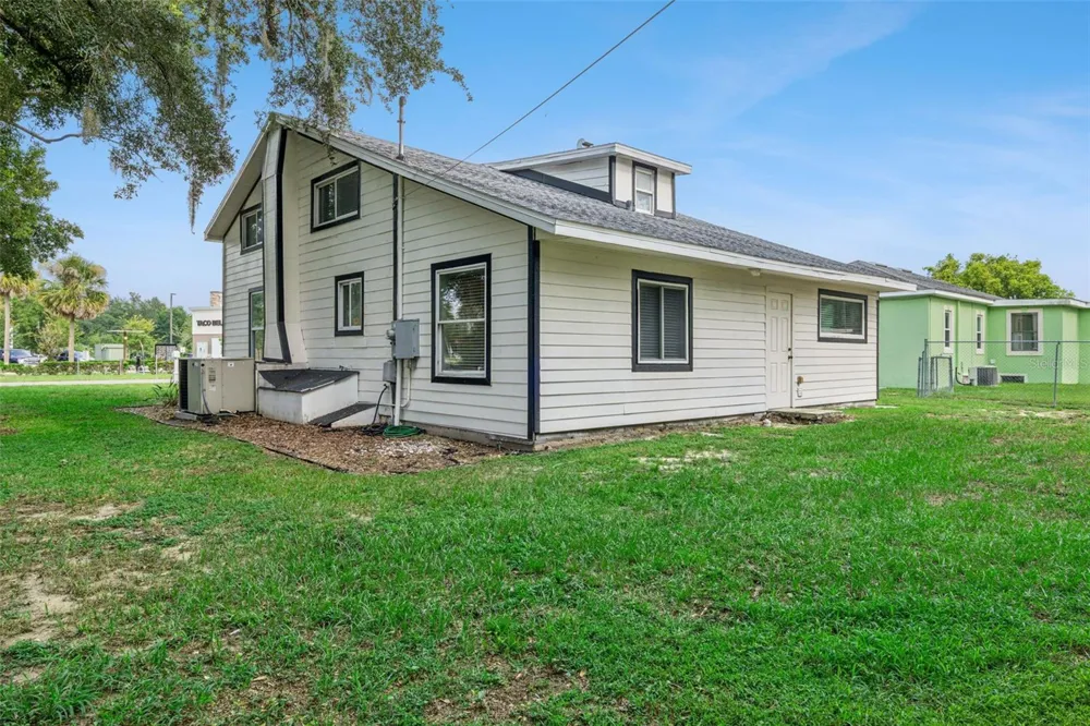 306 S DISSTON AVENUE Minneola, FL 34715