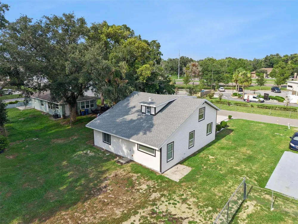 306 S DISSTON AVENUE Minneola, FL 34715