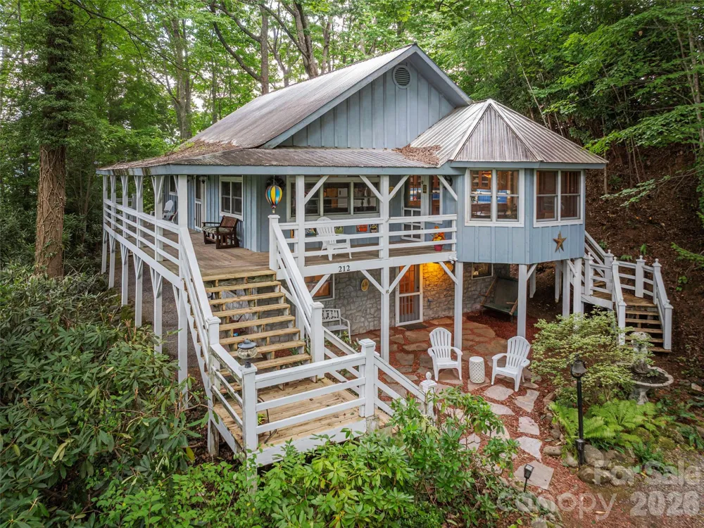 212 Torda Trace Waynesville, NC 28786