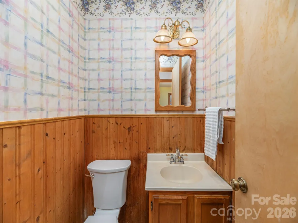 212 Torda Trace Waynesville, NC 28786