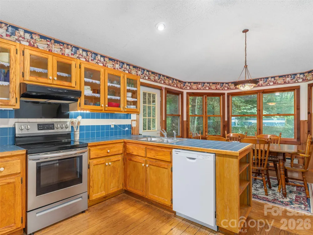 212 Torda Trace Waynesville, NC 28786