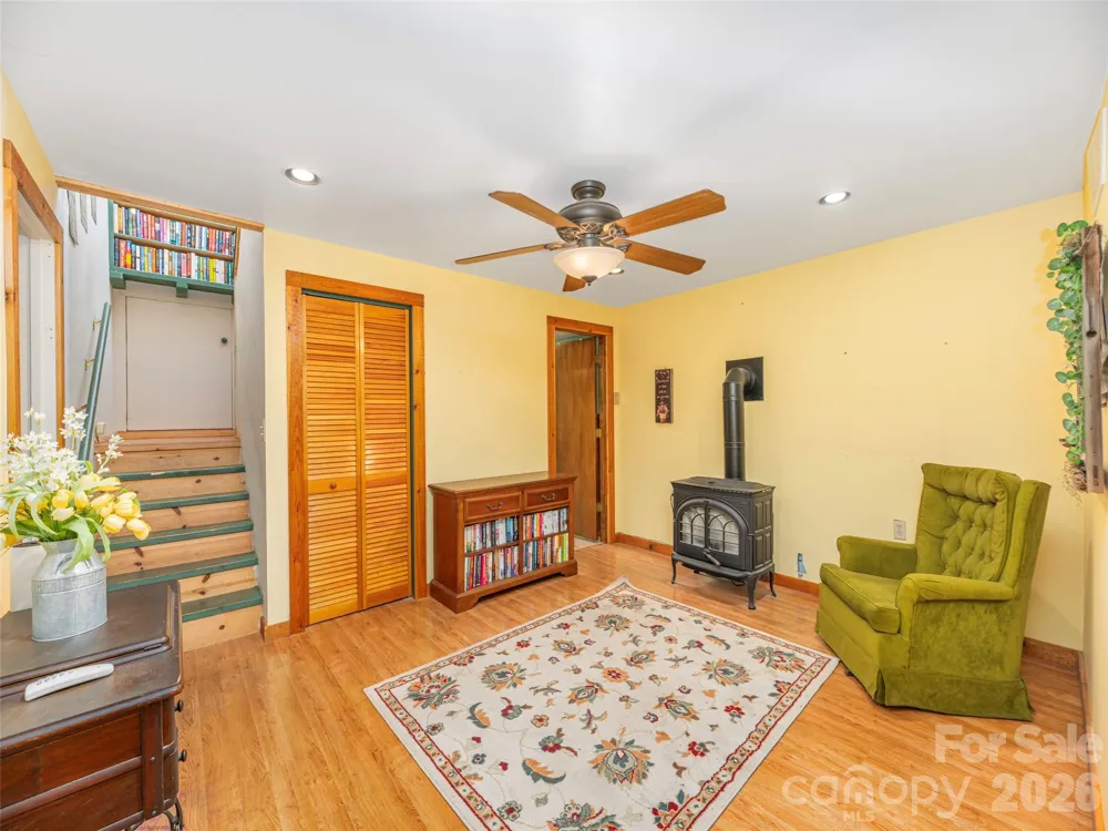 212 Torda Trace Waynesville, NC 28786