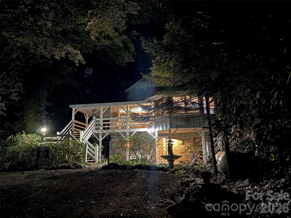212 Torda Trace Waynesville, NC 28786