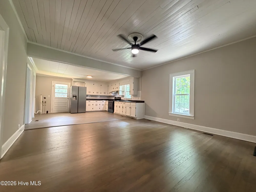 12181 Oak Avenue Bailey, NC 27807