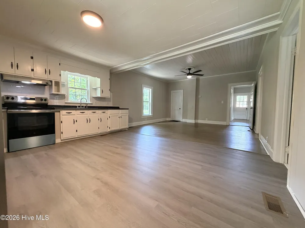 12181 Oak Avenue Bailey, NC 27807