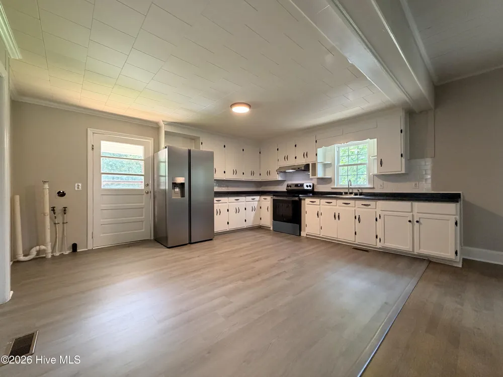 12181 Oak Avenue Bailey, NC 27807