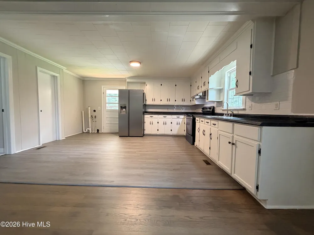 12181 Oak Avenue Bailey, NC 27807
