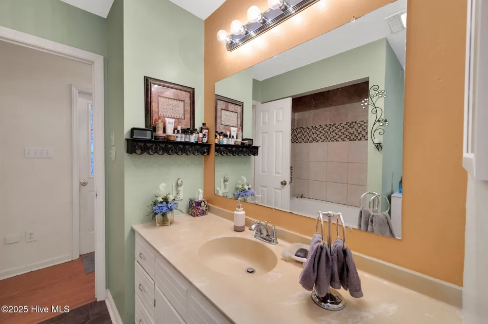 320 Pinecrest Drive Chadbourn, NC 28431