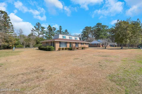 320 Pinecrest Drive