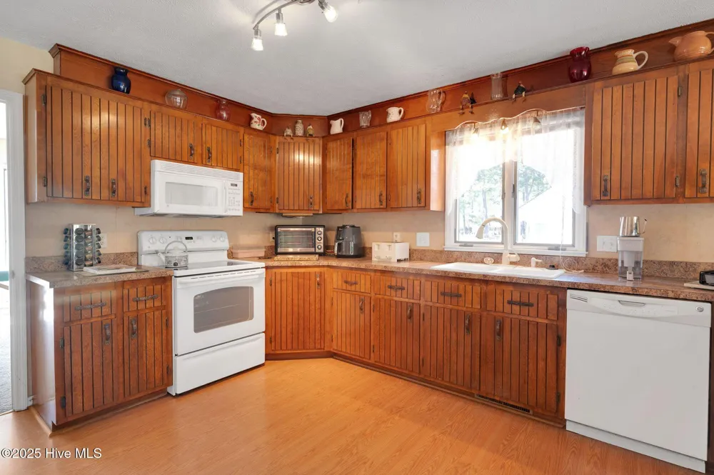 320 Pinecrest Drive Chadbourn, NC 28431