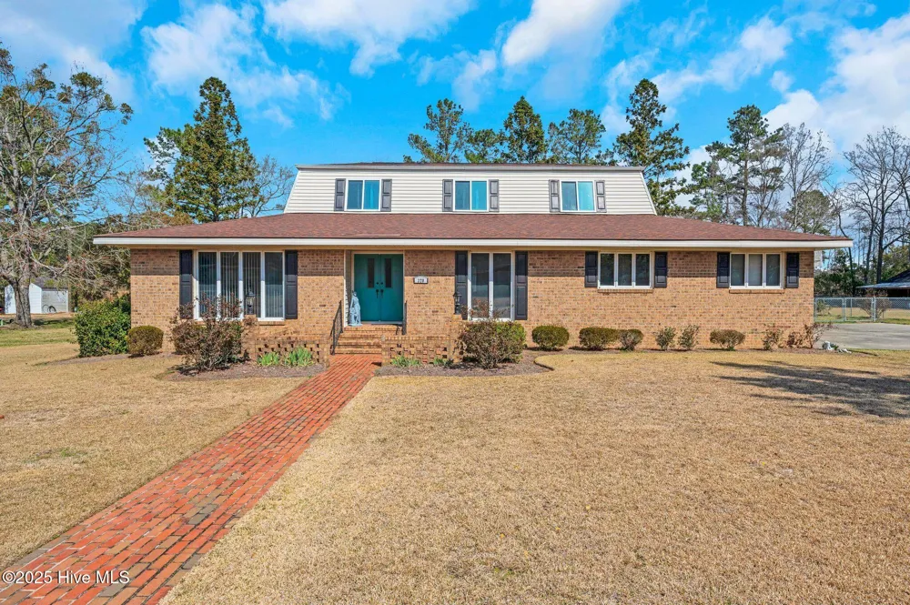 320 Pinecrest Drive Chadbourn, NC 28431
