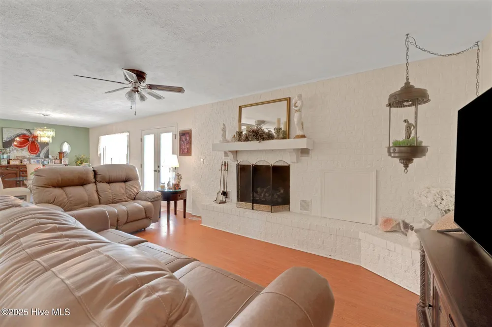 320 Pinecrest Drive Chadbourn, NC 28431
