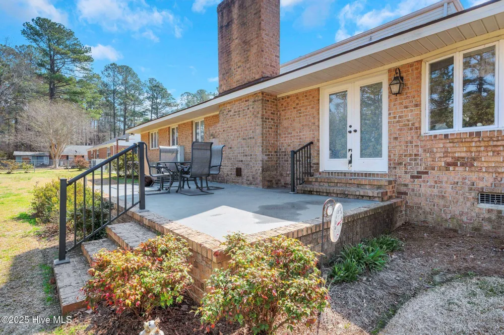 320 Pinecrest Drive Chadbourn, NC 28431