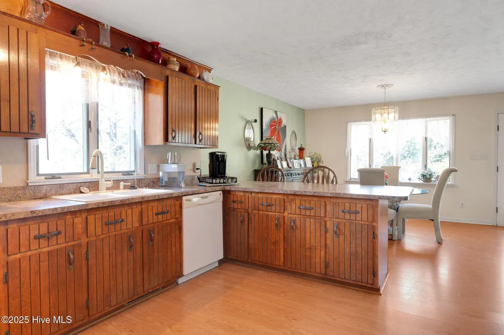 320 Pinecrest Drive Chadbourn, NC 28431