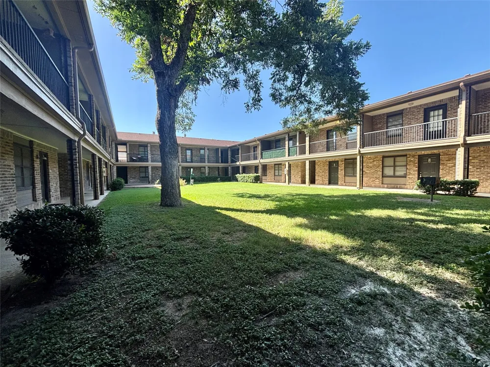 1226 Baylor Avenue Waco, TX 76706
