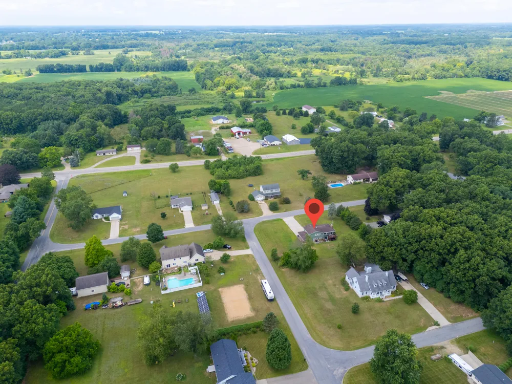 81611 White Oak Drive Decatur, MI 49045