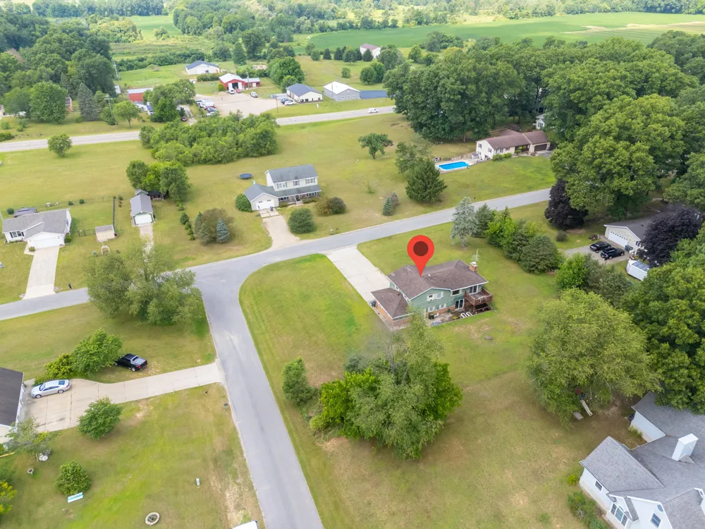 81611 White Oak Drive Decatur, MI 49045