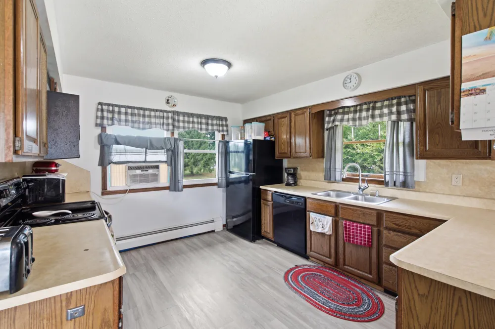 81611 White Oak Drive Decatur, MI 49045