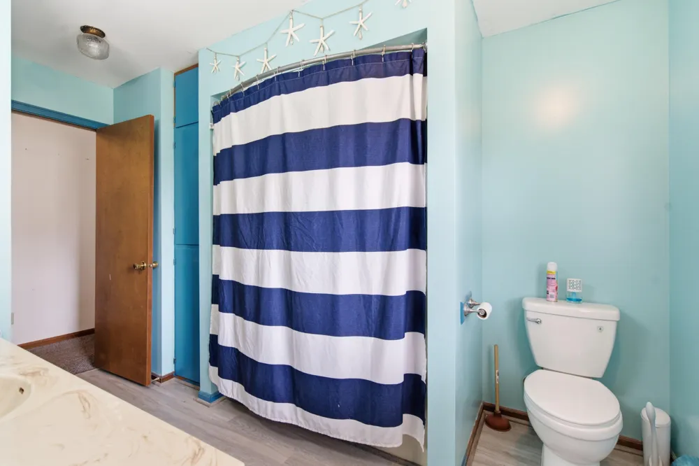81611 White Oak Drive Decatur, MI 49045