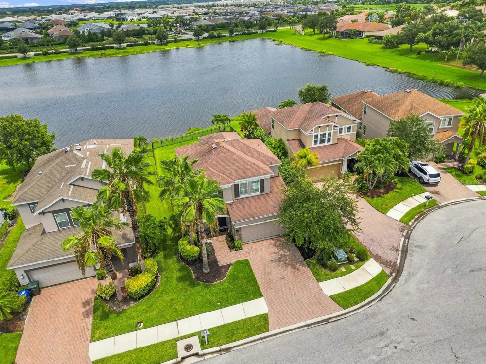 8478 NANDINA DRIVE Sarasota, FL 34240