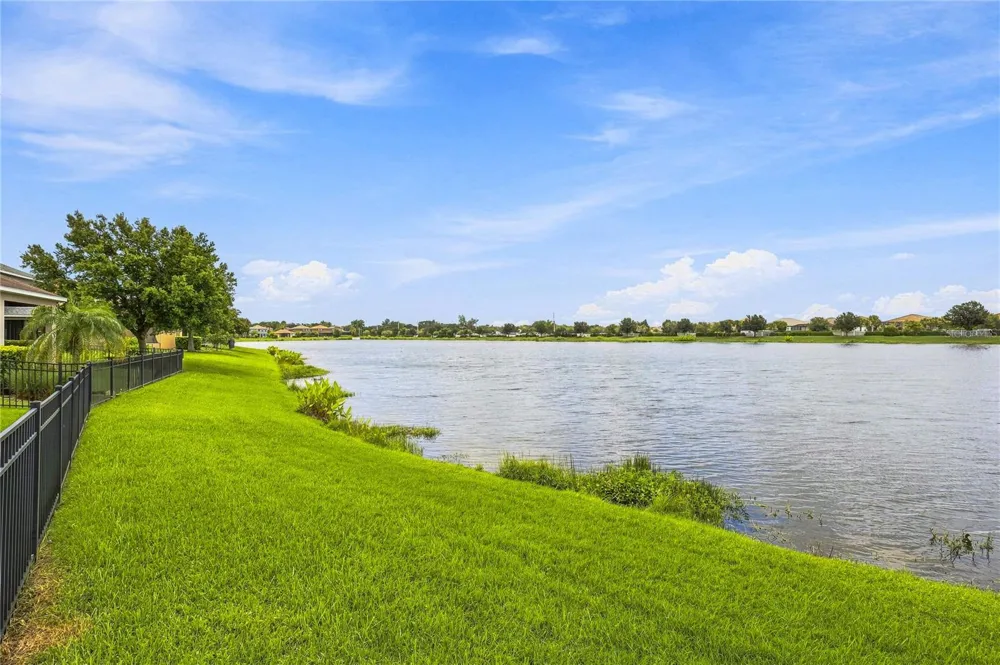 8478 NANDINA DRIVE Sarasota, FL 34240